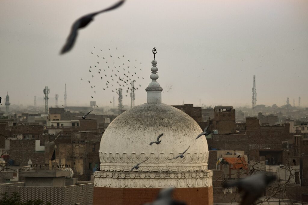 Masjid dan Burung